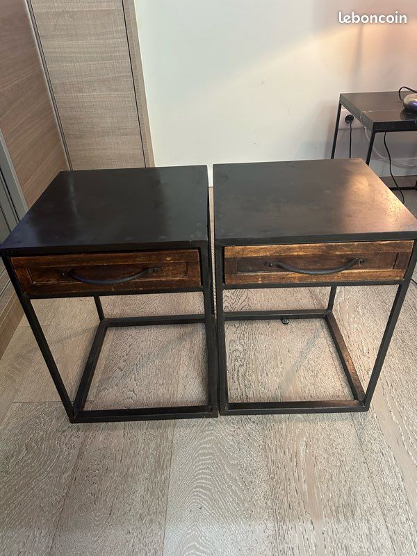 Tables de chevet / d'appoint industrielles avec tiroir (x2) (image 1)
