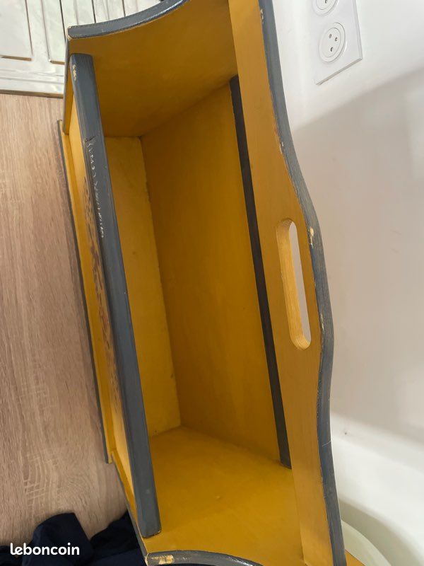 Porte revue bois decoré (image 4)
