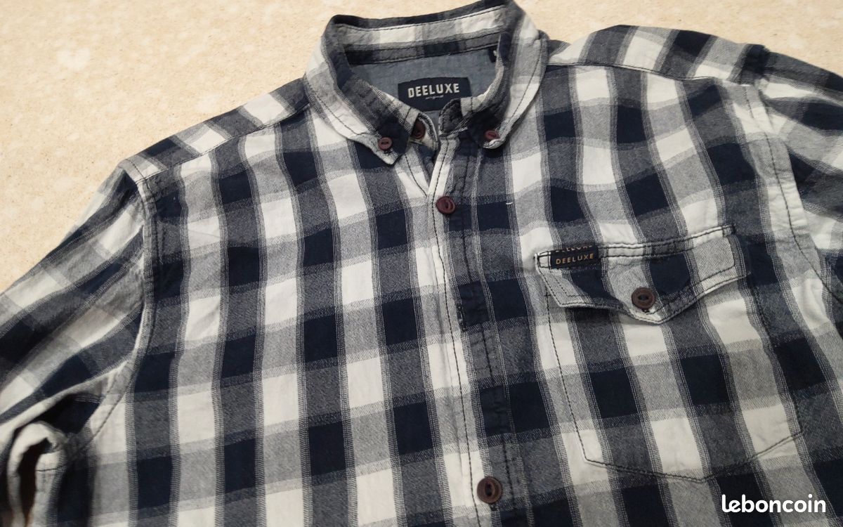 Chemise à carreaux bleu marine et blanc taille M marque deeluxe (image 2)
