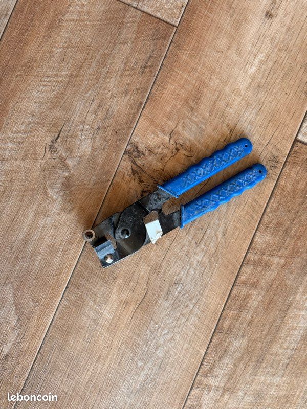 Pince à carrelage (image 1)