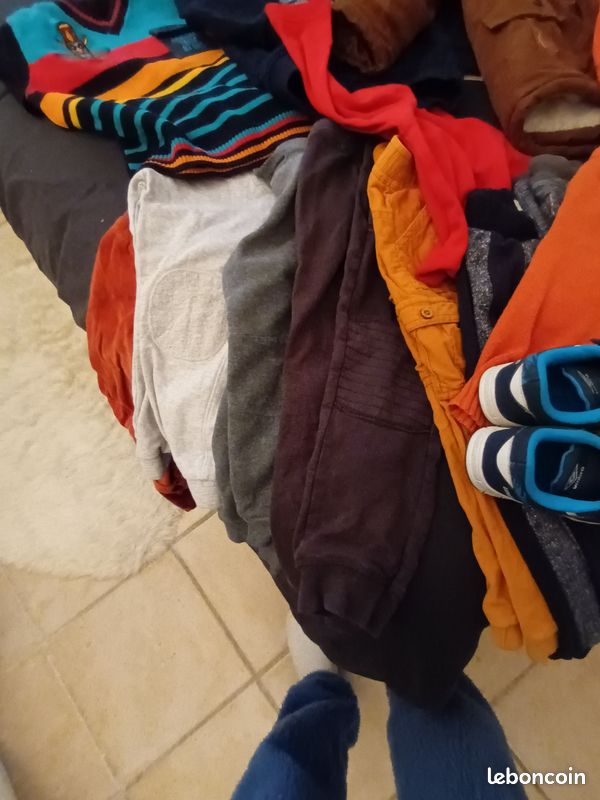 Lot de vêtements pantalon pull chaussure veste garçon 3 ans (image 4)