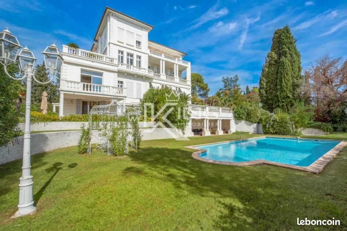 Appartement 4 pièces 173 m² · à Saint-Raphaël · 173 m² · 1 050 000 €