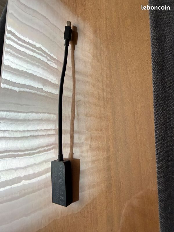 Adaptateur Microsoft Surface (image 1)