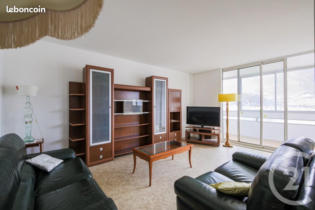 Appartement 3 pièces 80 m² · à Échirolles · 80 m² · 70 000 €