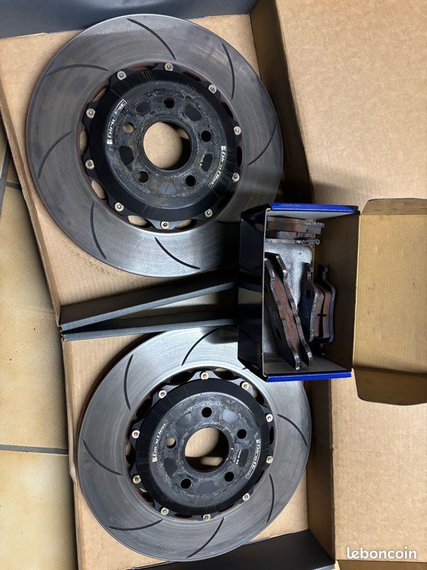 2 disques Girodisc & plaquettes Endless AV/ARR - Focus RS Mk3 (image 1)