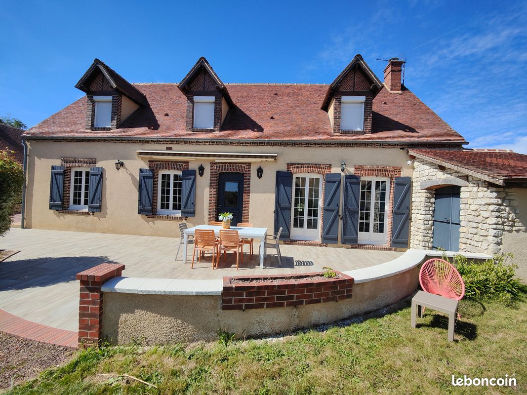 Maison 14 pièces 440 m² · à Dourdan · 440 m² · 790 000 €