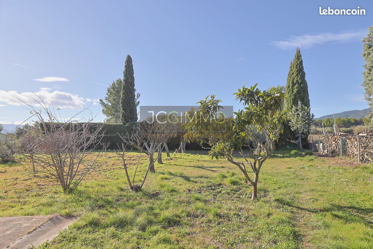 Terrain 850 m² · à Puget-Ville · 850 m² · 209 000 €