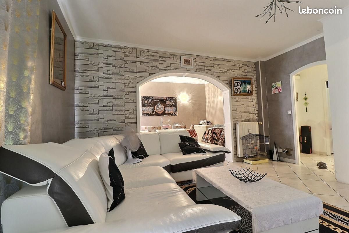Appartement 4 pièces 72 m² · à Montélimar · 72 m² · 70 000 €