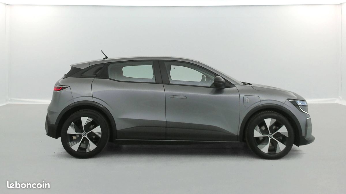 RENAULT Megane E-Tech EV60 220 ch super charge Equilibre (image 6)