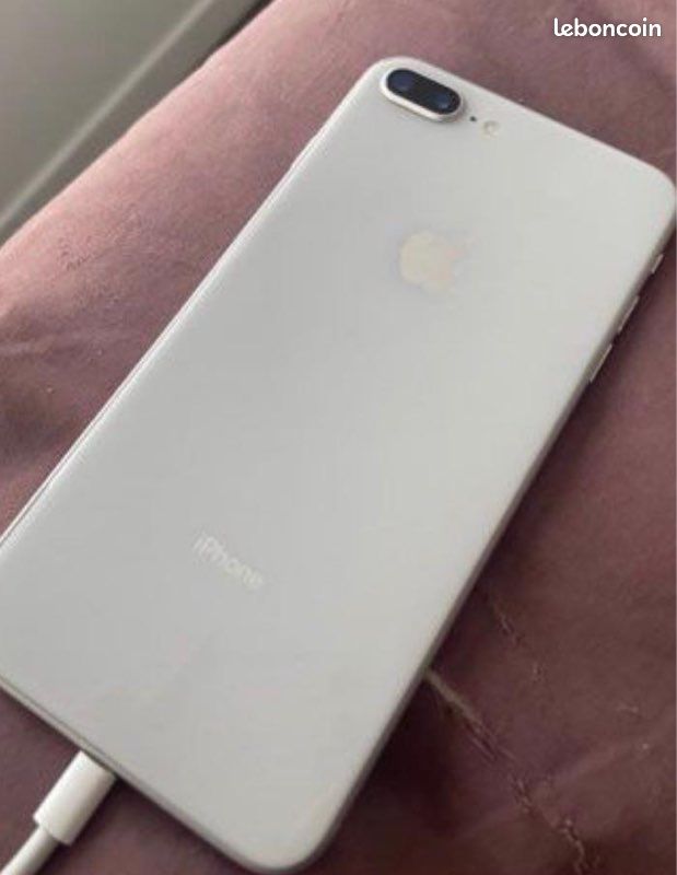 IPhone 8plus blanc avec boîte et accessoires (image 1)