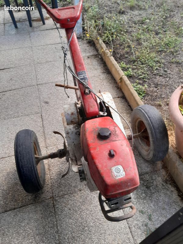Motoculteur iseki pour pièce ou remettre en état (image 2)