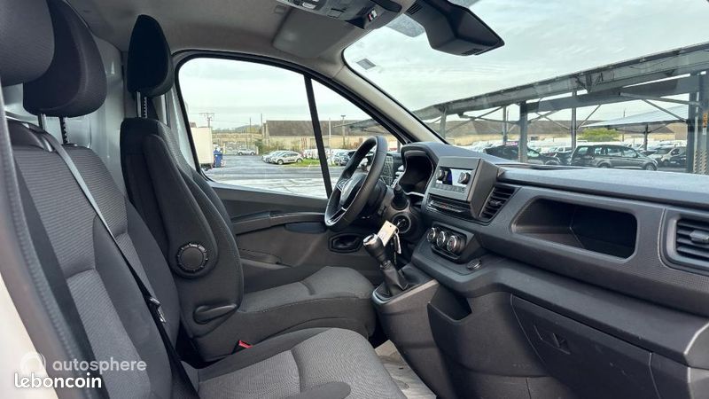 Renault Trafic Véhicule utilitaire ou Société L1H1 3T 2.0 Blue dCi 130ch Confort (image 10)