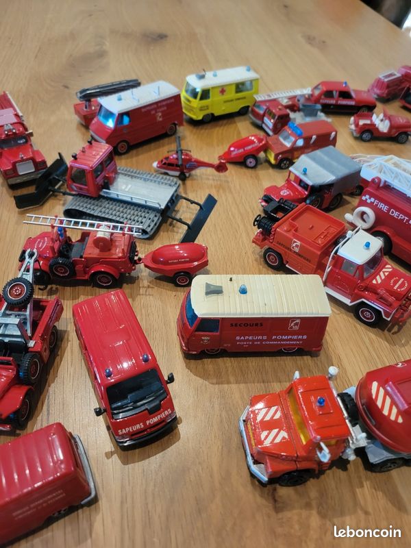 Les vehicules de Sapeurs Pompiers et leur univers l'histoire et le coin du collectionneur