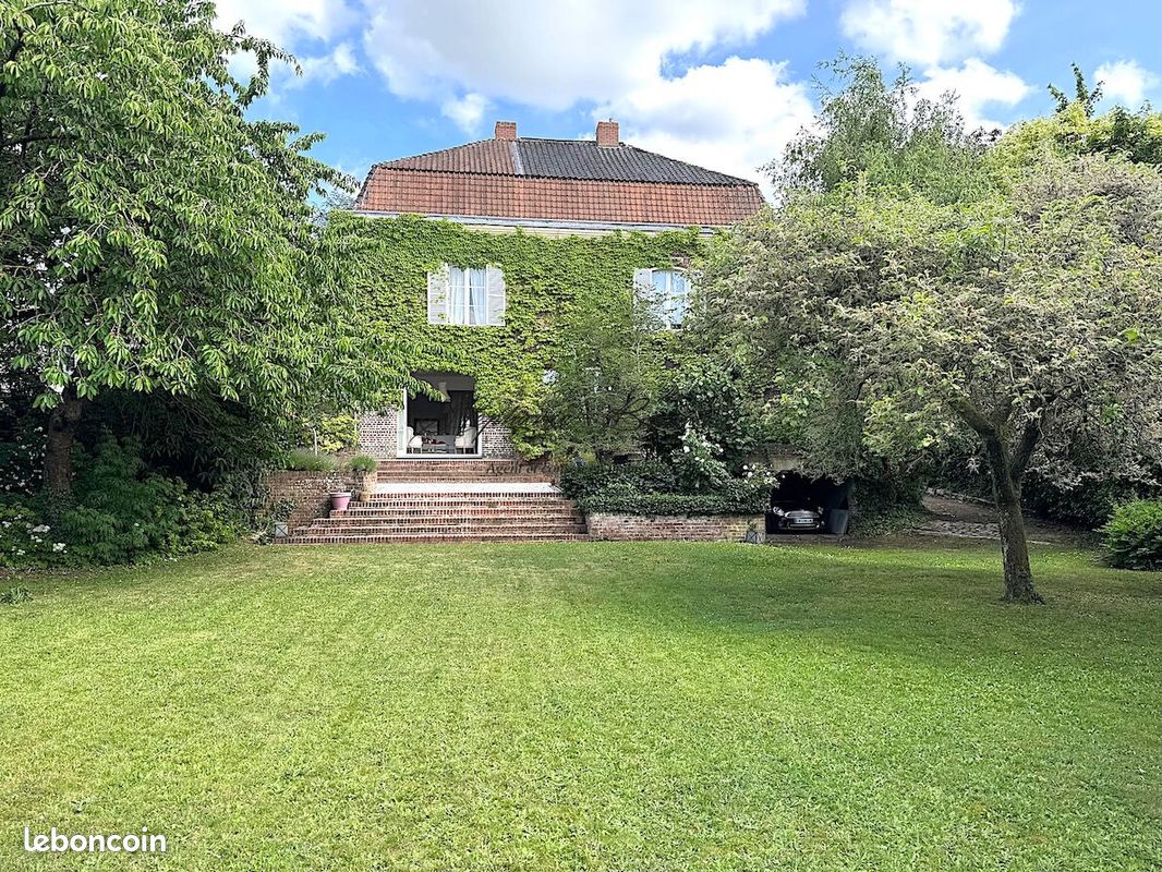 Maison 8 pièces 350 m² · à Béthune · 350 m² · 895 000 €