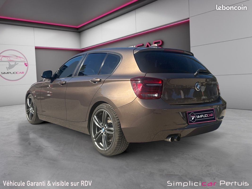 BMW SERIE 1 F20 125i 218 ch bva8 Lounge Plus Radars avants arrières entretien complet BMW Garantie 12 mois (image 5)