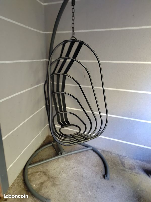 Fauteuil coque supendu (image 2)