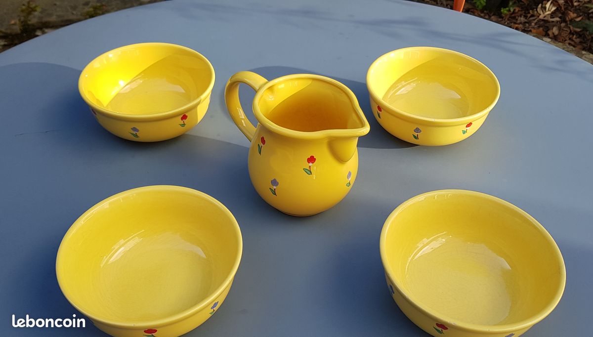 Ensemble 4 Bols et Pot de déjeuner (image 1)