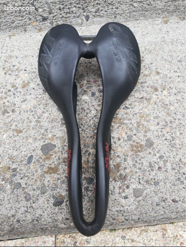 Selle Vélo SMP Noire F20C S.i - Confort Maximal Pour Cyclistes Exigeants