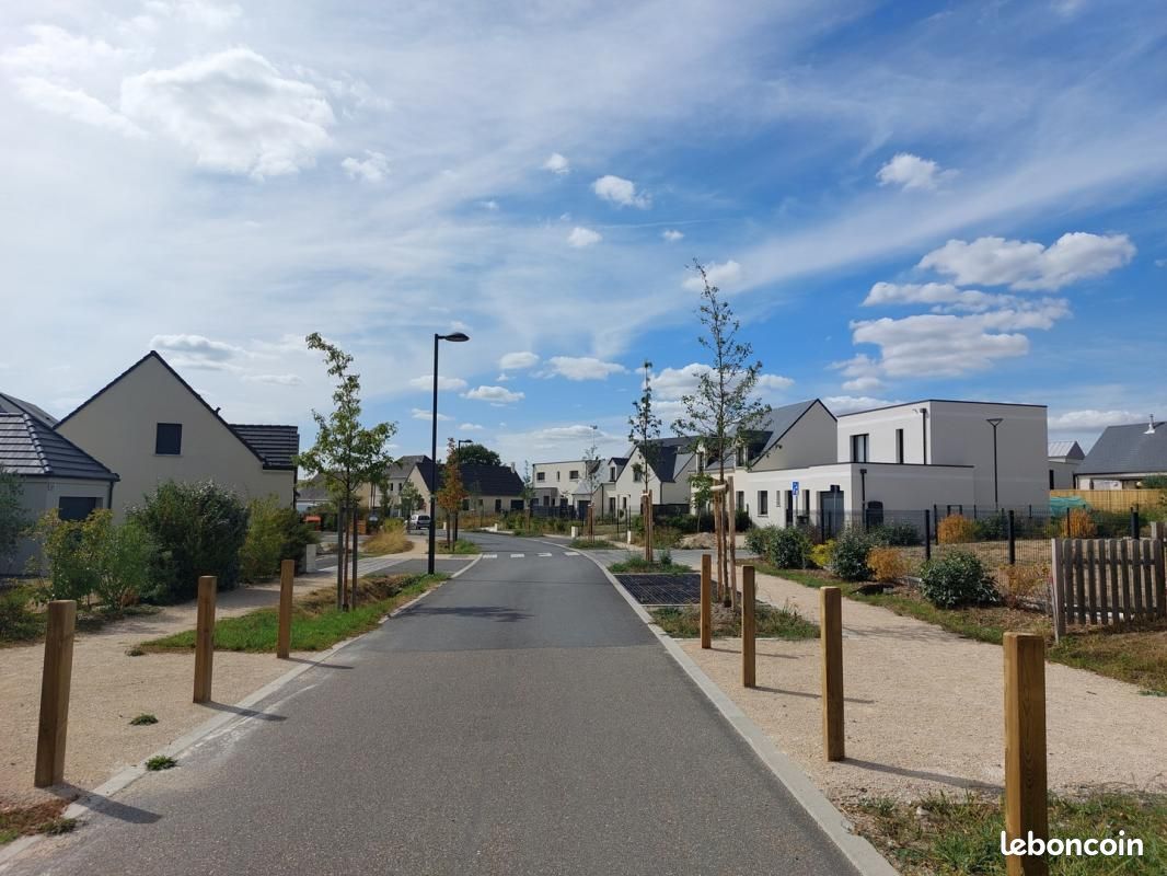 Terrain 596 m² Semoy (image 1)