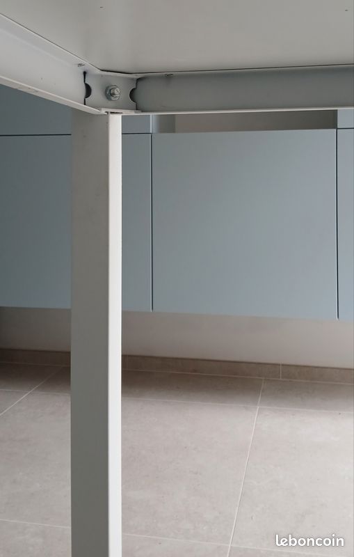 Table blanche haute (image 3)