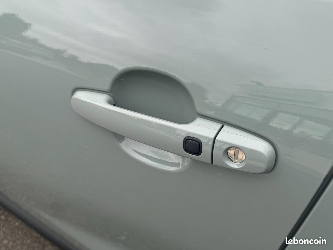 Toyota Aygo X 1.0 VVT-i 72ch Air Design MY24 (image 9)