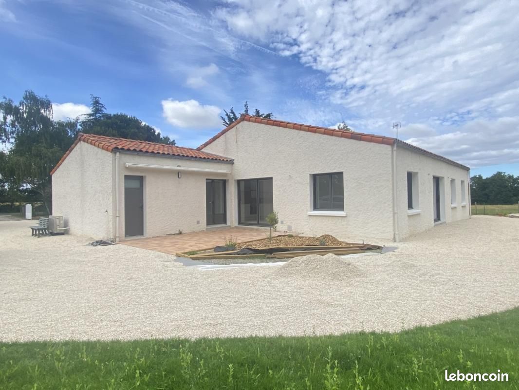 Maison 6 pièces 140 m² · à Aubigny-les Clouzeaux · 140 m² · 1 400 €/mois
