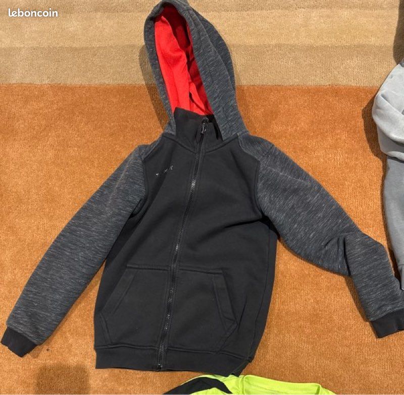 Lot de 7 vêtemenrs enfant 10 ans (image 7)