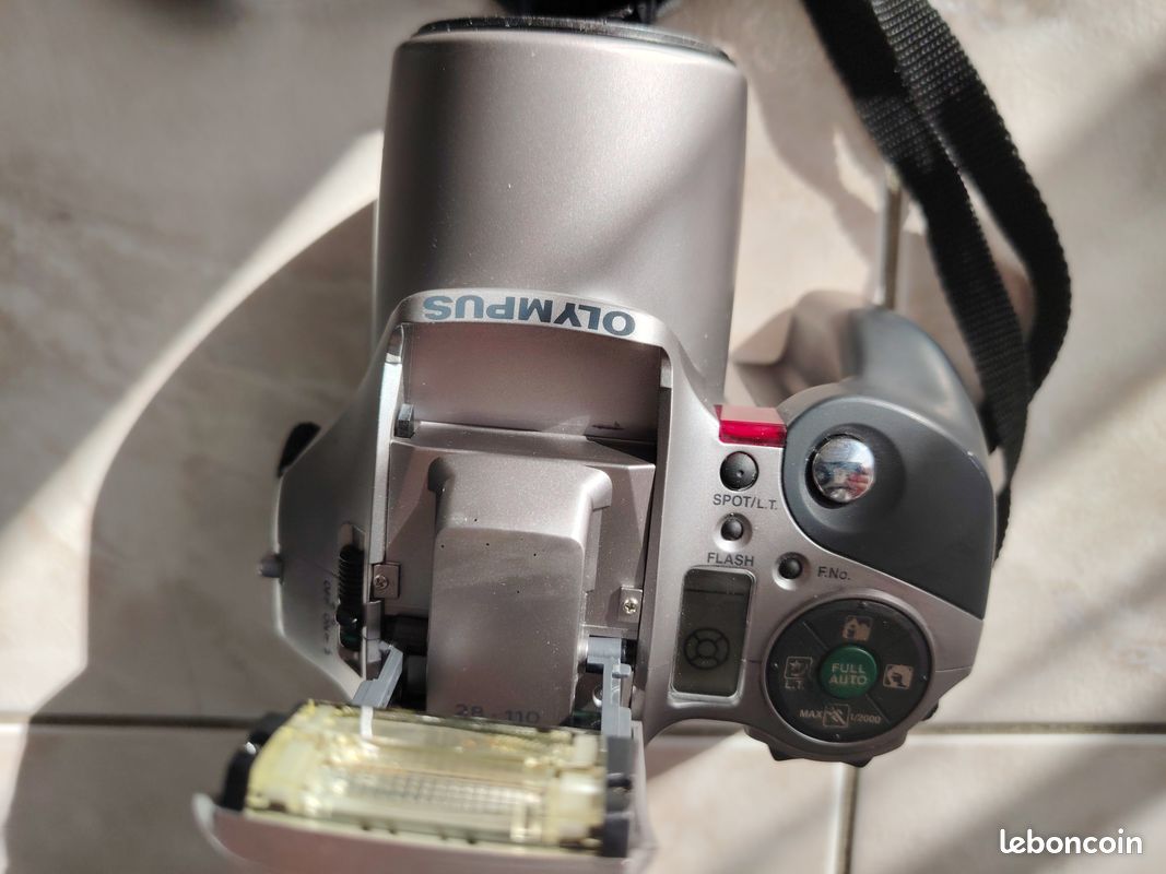 Appareil Photo Argentique Olympus IS200 + Doubleur + Housse - Compact 24x36 - Occasion