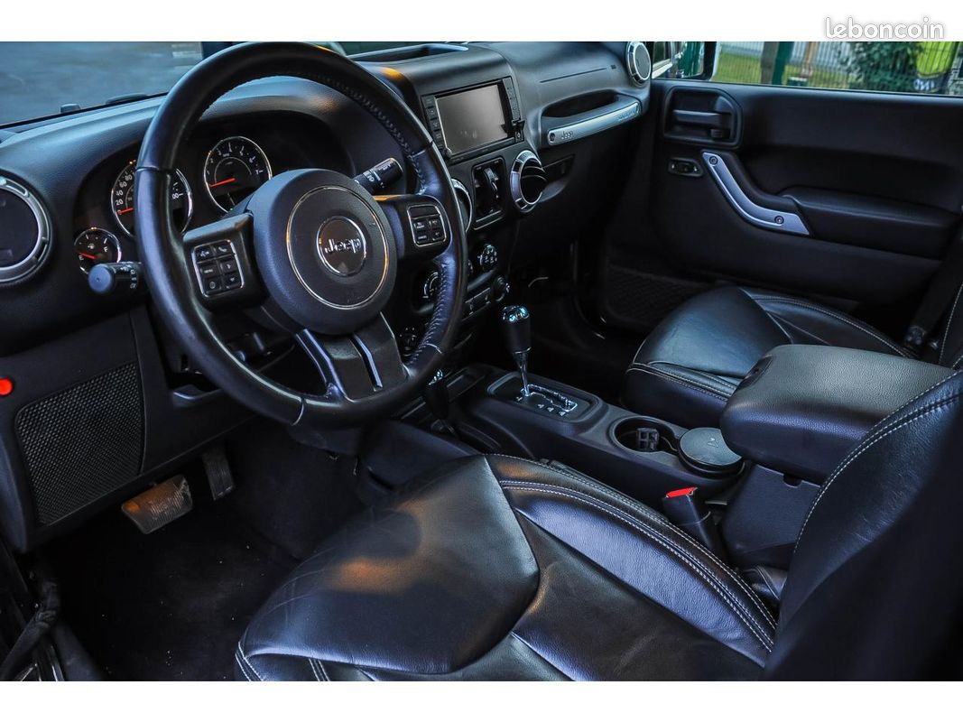JEEP WRANGLER 3.6i - BVA 2016 Unlimited Sahara (image 2)