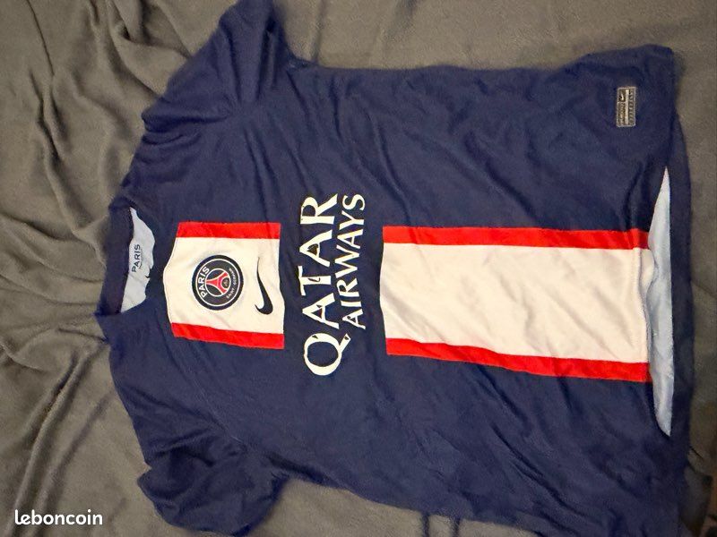 Tea shirt de football (image 1)