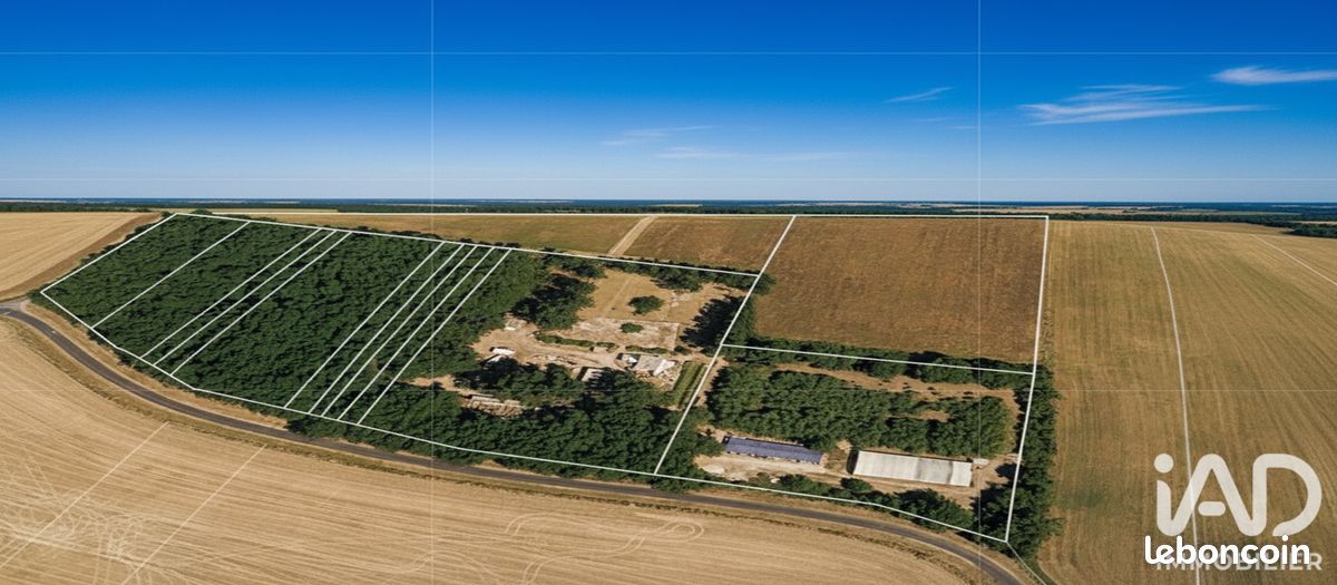 Terrain 11299 m² · à Aumagne · 11 299 m² · 59 000 €