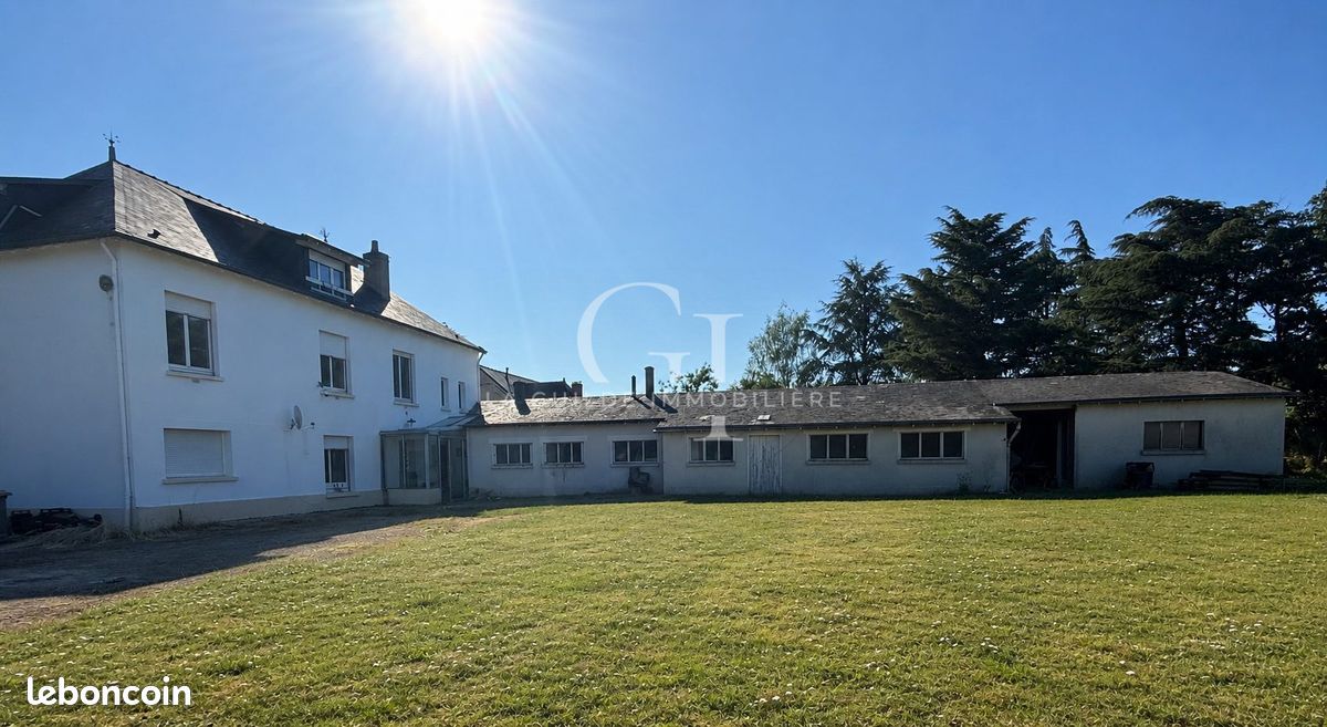 Maison 9 pièces 224 m² · à La Ménitré · 224 m² · 378 000 €