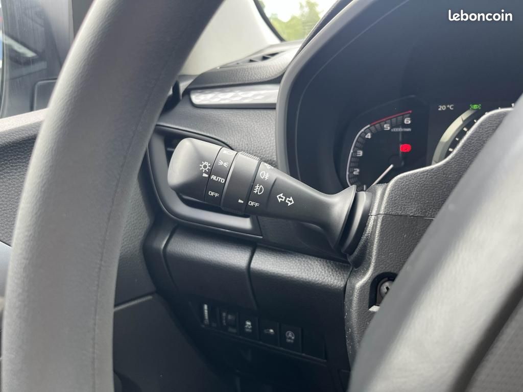 ISUZU D-MAX * 33 325 HT* SPACE EVOLUTION 2.2 DMS M/T 4x4 MY2026 Euro6e-bis (image 9)