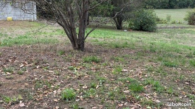 Terrain 1000 m² · à Saint-Loubès · 130 000 €