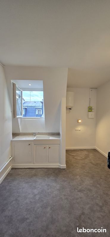 Appartement 1 pièce 9 m² · à Paris · 8,7 m² · 98 000 €