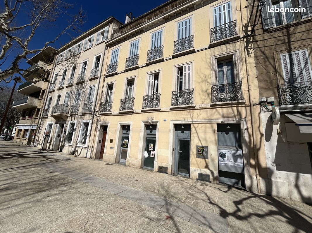 Local commercial 244 m² · à Aubagne · 244 m² · 580 000 €