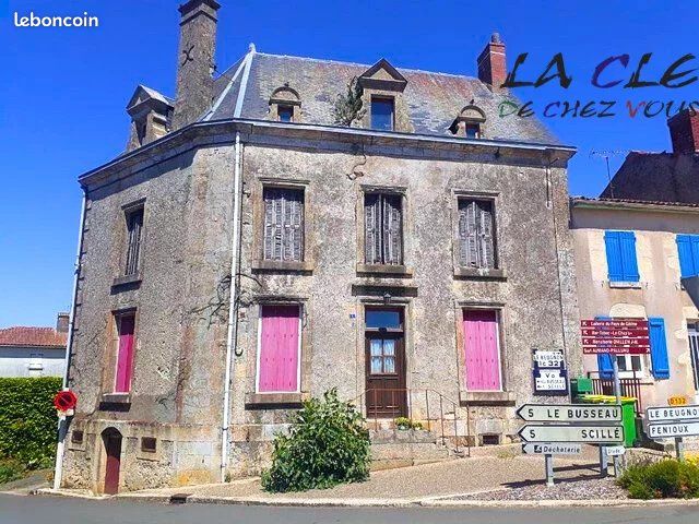 Maison 6 pièces 176 m² · à Beugnon-Thireuil · 176 m² · 59 000 €