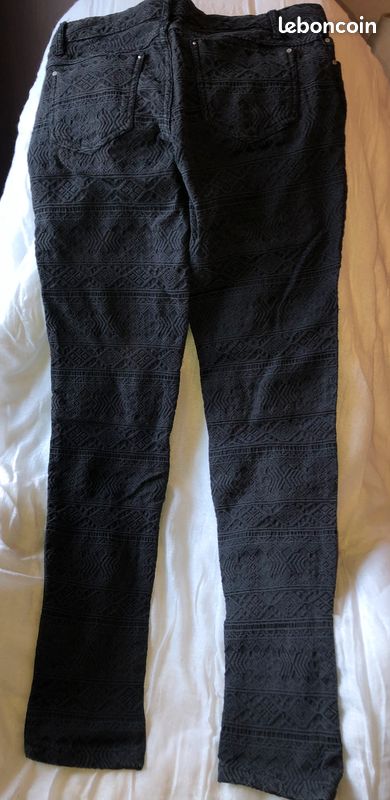 Pantalon moulant noir bien couper (image 4)