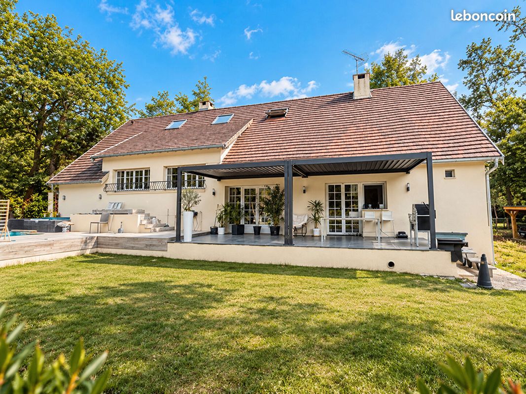 Maison 7 pièces 269 m² · à Lamorlaye · 269 m² · 950 000 €