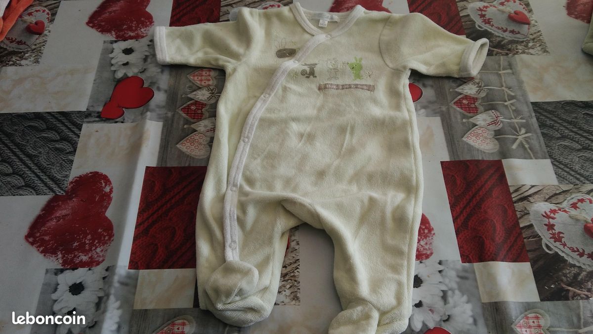 Gros lot vetements fille taille 1 mois N27 (image 8)