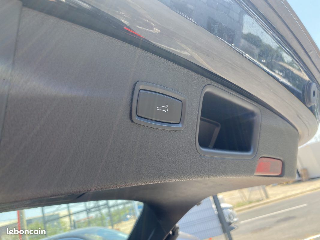 PORSCHE MACAN S 3.0D 258Ch PDK7 / Toit Ouvrant - Sièges électriques à mémoires (image 12)