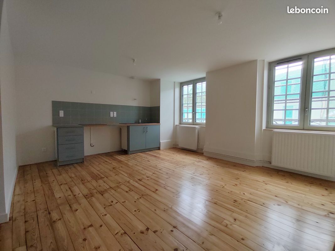 Appartement 2 pièces 58 m² · à Thiers · 58 m² · 426 €