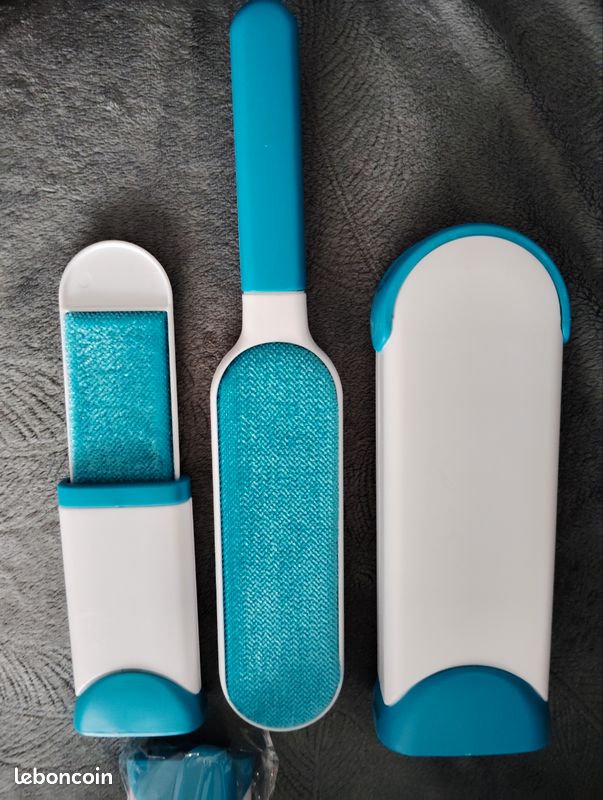 Brosse Pour Enlever Les Poils Sur Les Vêtements