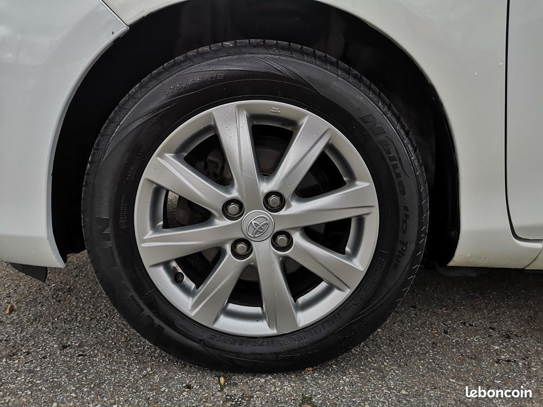 Toyota Yaris 1.0 VVTI 70 TENDANCE (image 15)