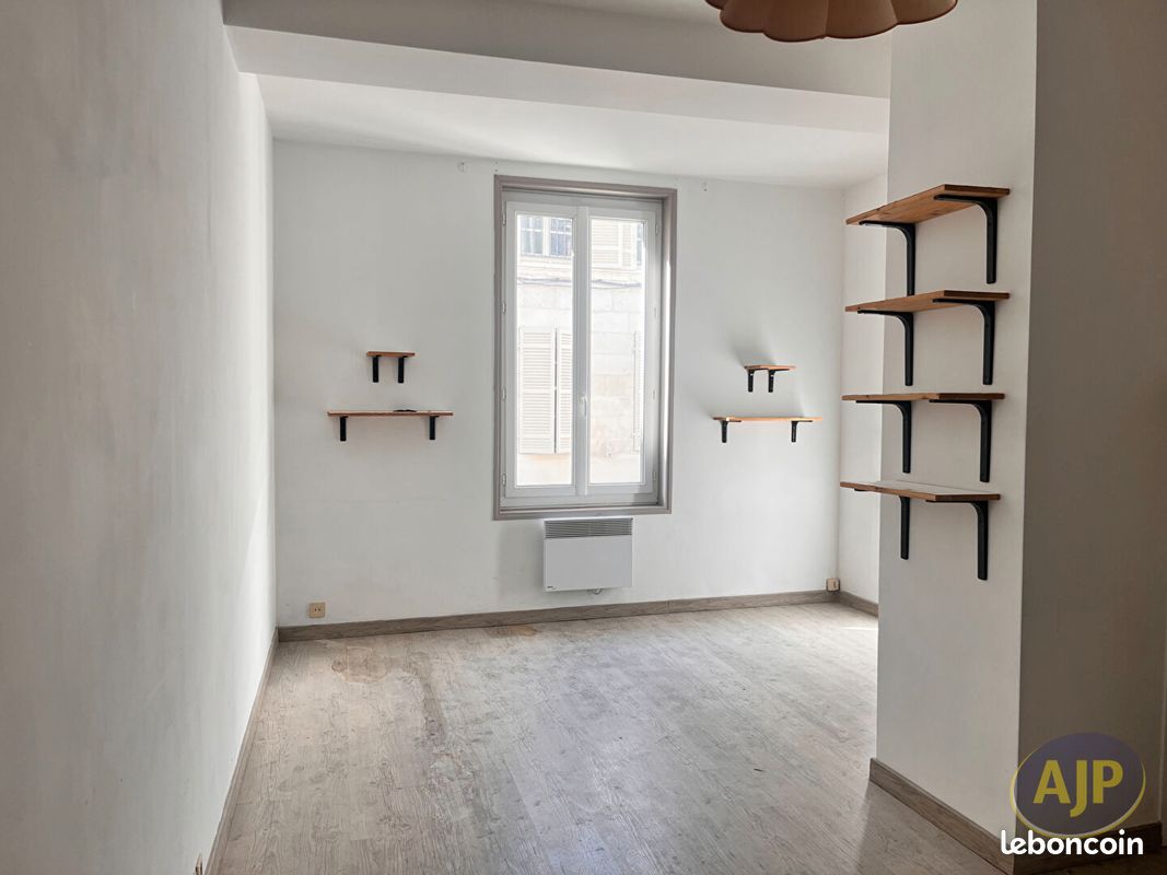 Appartement 1 pièce 28 m² · à Saintes · 28 m² · 479 €/mois