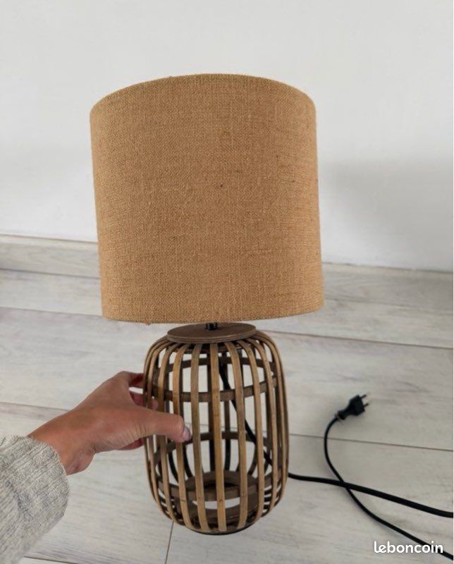 Lampe à poser bois (image 2)