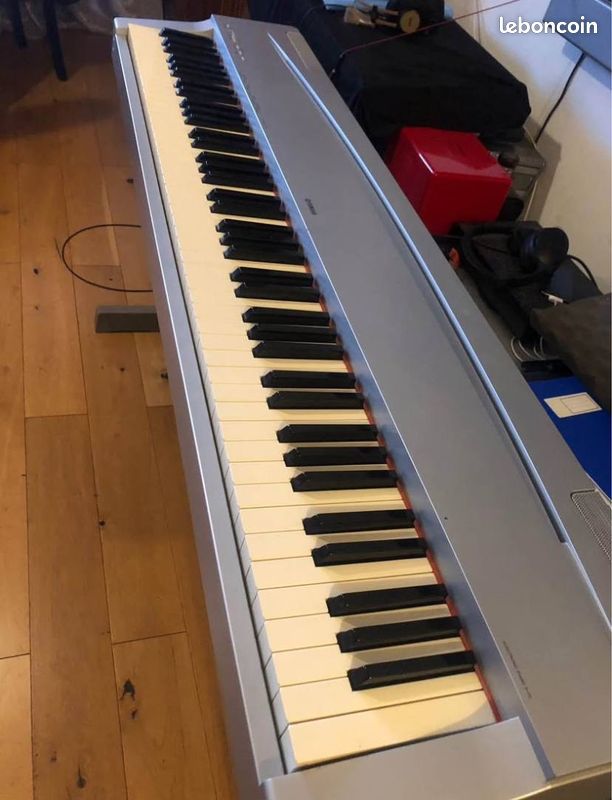 Piano numérique Yamaha (image 1)