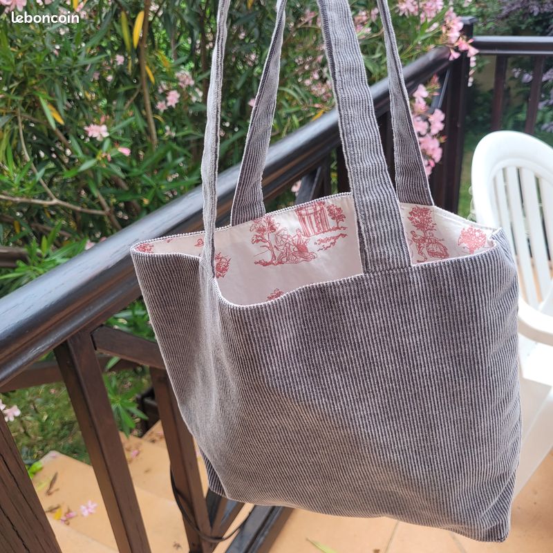Petit sac fait main gris taupe doublé tissus toile de Jouy