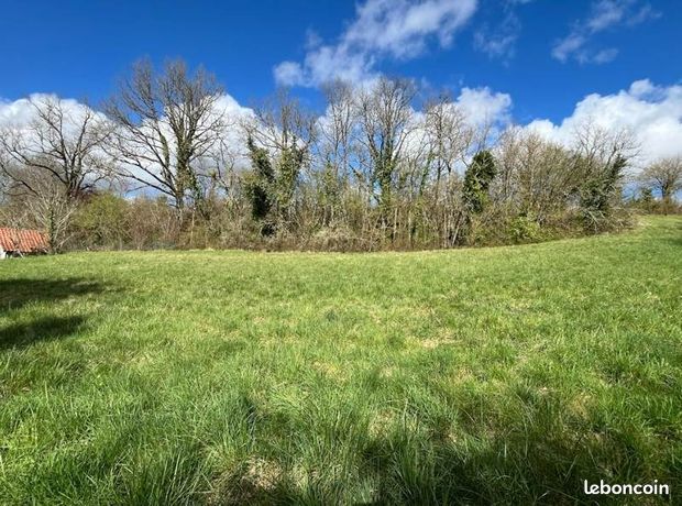 Terrain 2 334 m² Riberac
