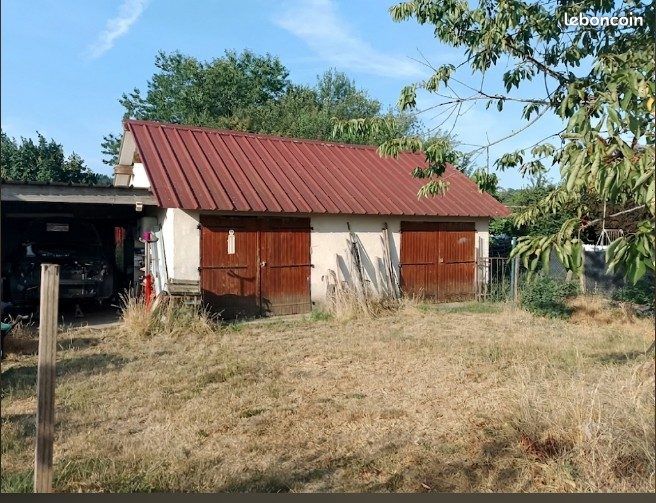 Terrain 884 m² · à Charancieu · 884 m² · 70 000 €